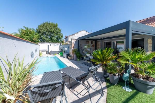 Maison à vendre 231 440 € Lamagistère 5 p 145 m² DPE D