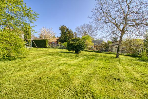 Superbe terrain à bâtir situé à 8 min à pieds de la gare !