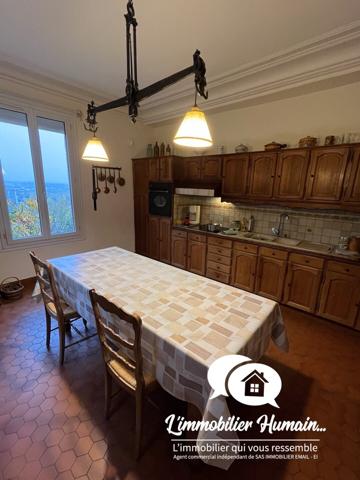 Maison familiale, charme de l'ancien, terrain boisé