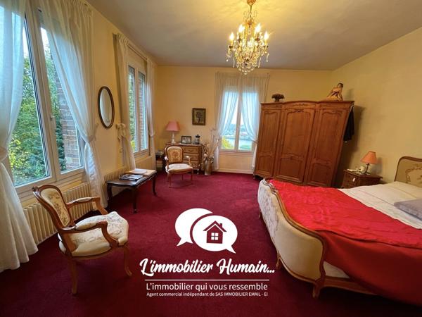 Maison familiale, charme de l'ancien, terrain boisé