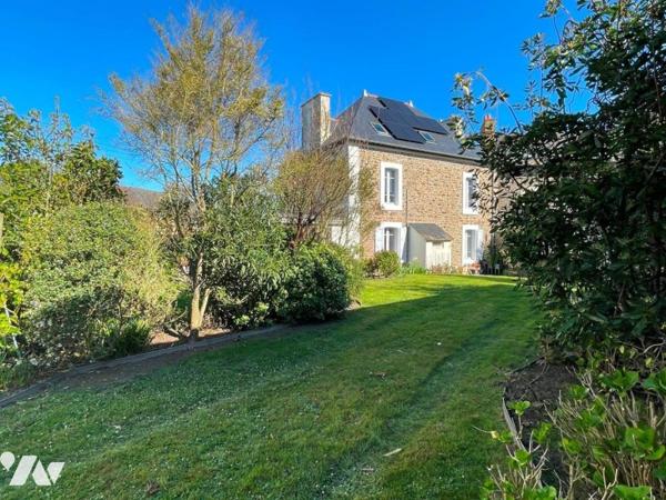 SAINT-MALO - Maison de charme de 246m² avec dépendance.