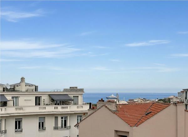 Appartement Antibes 4 pièces dernier étage- Centre Ville