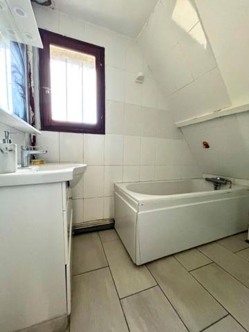 Maison Noyon 5 pièce(s) 128 m2 - Terrain de 734m²