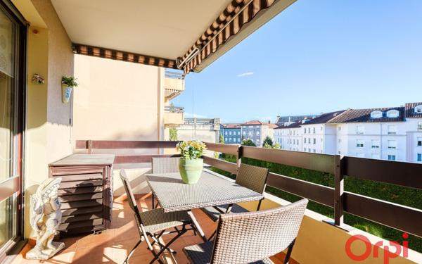 Appartement à vendre    3 pièces • 77,87 m2 Saint-Genis-Laval