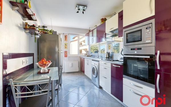 Appartement à vendre    3 pièces • 77,87 m2 Saint-Genis-Laval