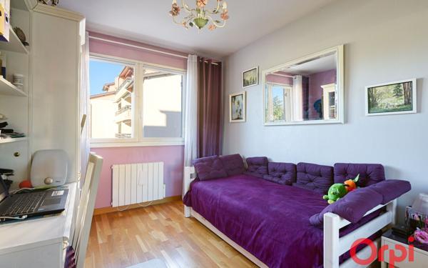 Appartement à vendre    3 pièces • 77,87 m2 Saint-Genis-Laval