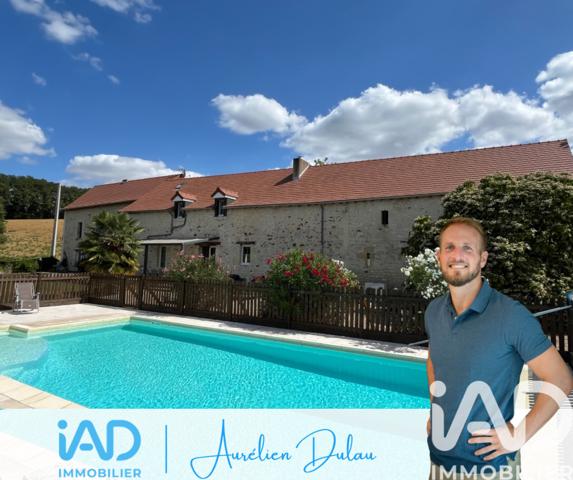 Maison à vendre 8 pièces 257 m² Dangé-Saint-Romain