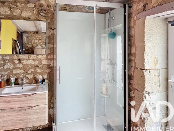 Maison à vendre 8 pièces 257 m² Dangé-Saint-Romain