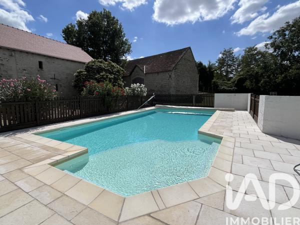 Maison à vendre 8 pièces 257 m² Dangé-Saint-Romain