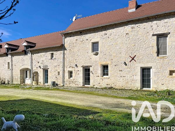 Maison à vendre 8 pièces 257 m² Dangé-Saint-Romain