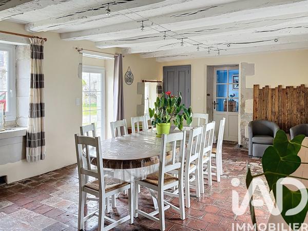Maison à vendre 8 pièces 257 m² Dangé-Saint-Romain