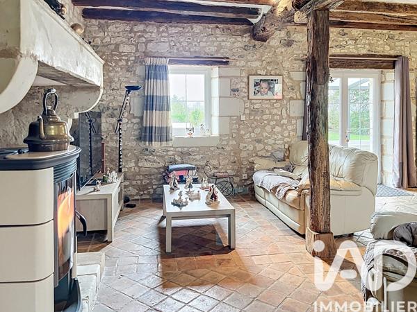 Maison à vendre 8 pièces 257 m² Dangé-Saint-Romain