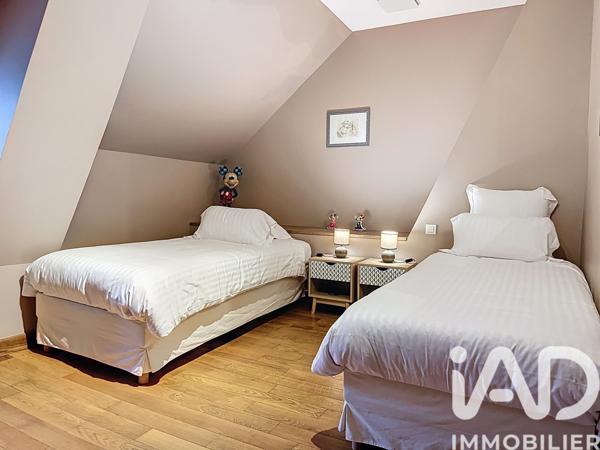 Maison à vendre 8 pièces 257 m² Dangé-Saint-Romain