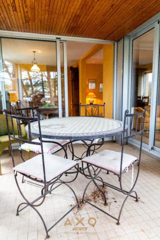 LA TORSE - APPARTEMENT - T4 - 103 M² - TERRASSE - PISCINE - BOX - CAVE - 695 000 