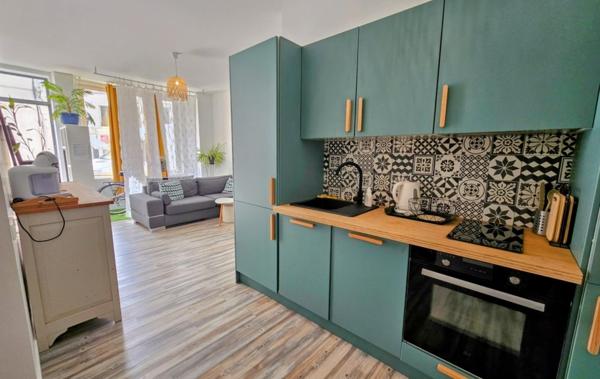 Vente Appartement 48.00 m 2    FOURAS (17450)