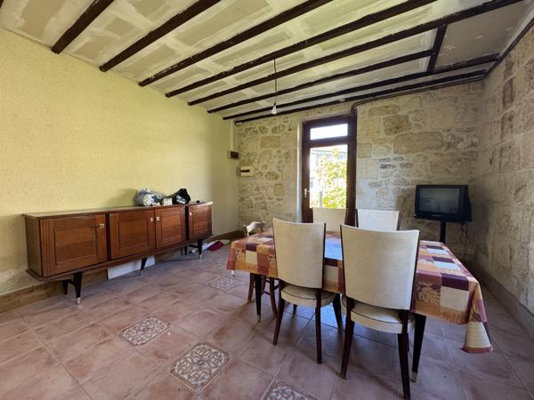 Saint-Yzan-de-Soudiac (33920) Maison à rénover en R+1 de 80m2 sur parcelle constructible de 944m2