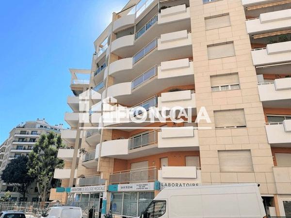 Location Appartement 2 pièces 34.67 m² - 45 AVENUE JULES CANTINI Marseille 13006