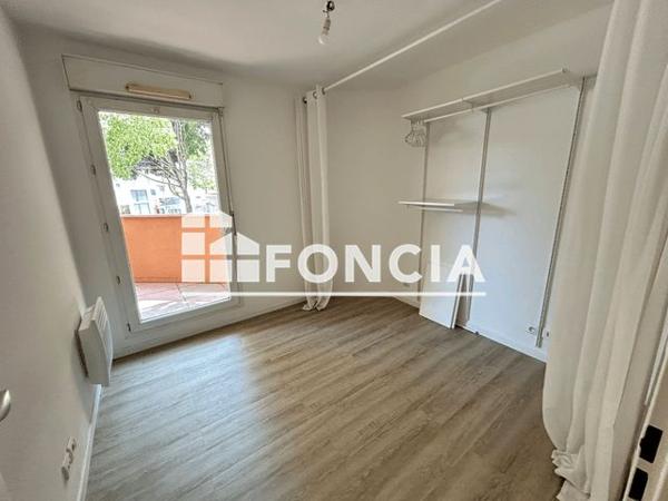 Location Appartement 2 pièces 34.67 m² - 45 AVENUE JULES CANTINI Marseille 13006