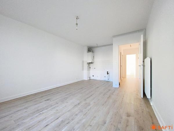 T2 lumineux avec balcon à Quimper