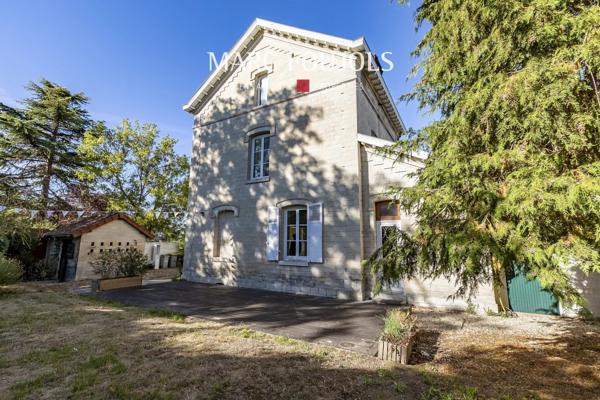 CHANTILLY – MAISON DE CARACTÈRE AVEC JARDIN