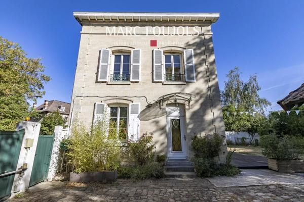 CHANTILLY – MAISON DE CARACTÈRE AVEC JARDIN