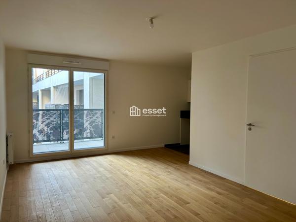 Location Studio 32.78 m² - Courbevoie 92400