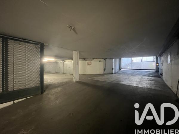 Parking à vendre 150 m² Paris 18