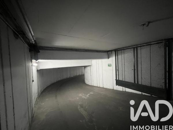 Parking à vendre 150 m² Paris 18