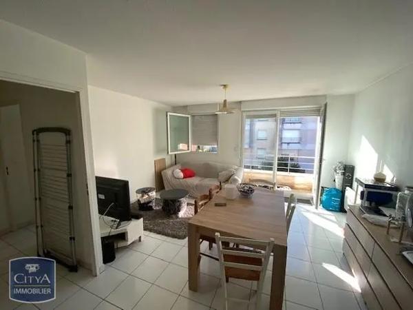 Appartement à louer 2 pièces 45.58m² Poitiers (86000)