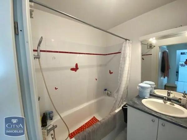 Appartement à louer 2 pièces 45.58m² Poitiers (86000)