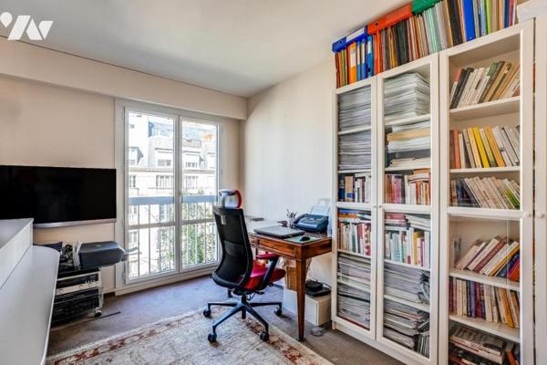 Appartement avec large balcon et vue dégagée