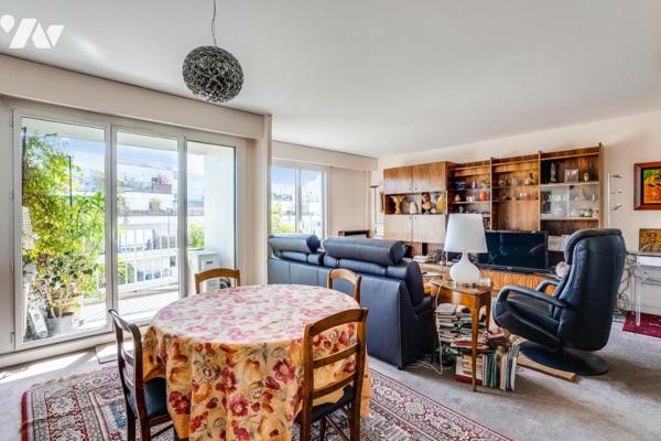 Appartement avec large balcon et vue dégagée