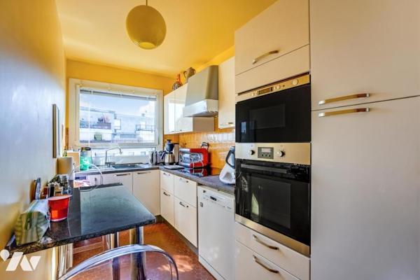 Appartement avec large balcon et vue dégagée
