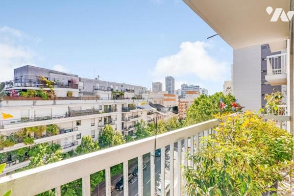 Appartement avec large balcon et vue dégagée