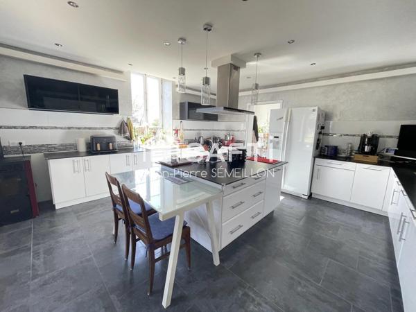 Maison 210 M² 2 chambres + 500 m² de dépendances