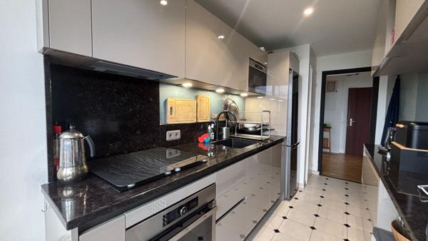 Beau 4 pièces 77m2  EVRY VILLAGE AVEC BOX