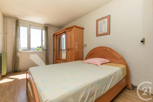 Appartement F4 à vendre  4 pièces - 75,57 m 2   ST MAUR DES FOSSES  - 94