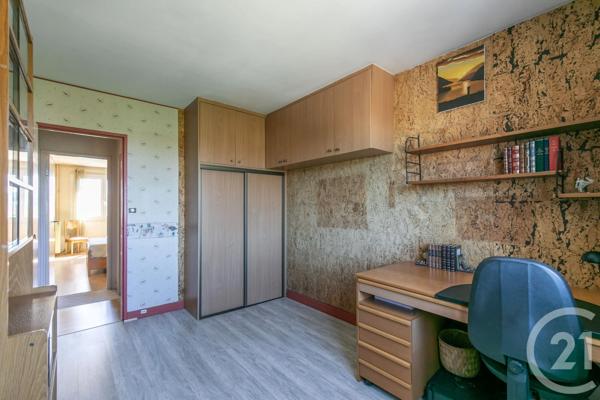 Appartement F4 à vendre  4 pièces - 75,57 m 2   ST MAUR DES FOSSES  - 94