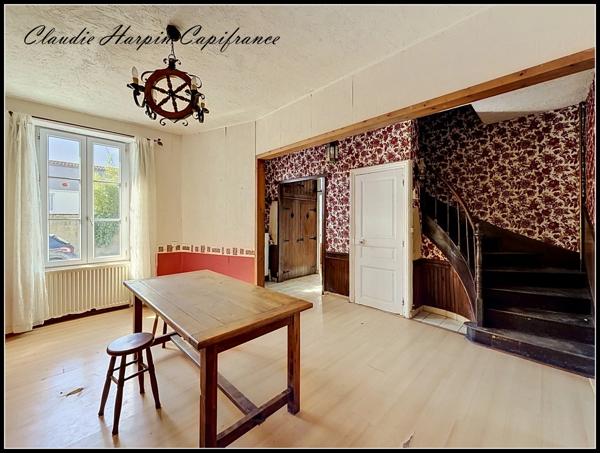 Maison à vendre 6 pièces PARTHENAY (79) - 4 Ch - parcelle d'environ 250 m² -proche centre ville