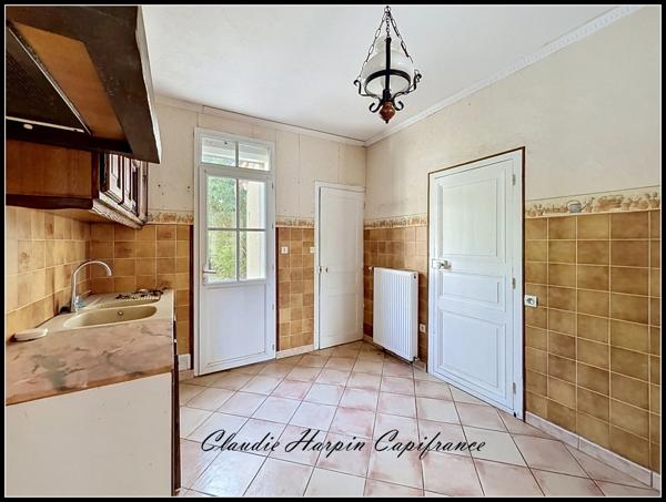 Maison à vendre 6 pièces PARTHENAY (79) - 4 Ch - parcelle d'environ 250 m² -proche centre ville