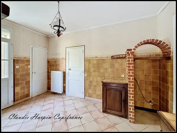 Maison à vendre 6 pièces PARTHENAY (79) - 4 Ch - parcelle d'environ 250 m² -proche centre ville