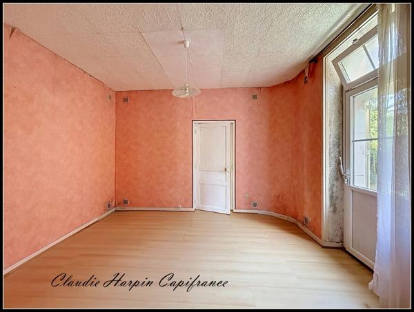 Maison à vendre 6 pièces PARTHENAY (79) - 4 Ch - parcelle d'environ 250 m² -proche centre ville