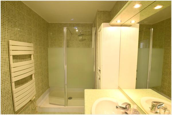 Dpt Seine Saint Denis (93), à vendre LE BOURGET appartement T3 avec balcon, cave, place de parking sécurisée