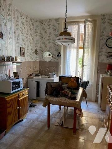 n lot de deux appartements de type T3 de 68.10m² et 83.13m² surfaces Carrez au premier étage d’une c