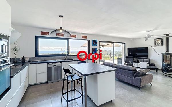 Maison à vendre    4 pièces •  Zonza