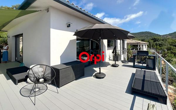 Maison à vendre    4 pièces •  Zonza