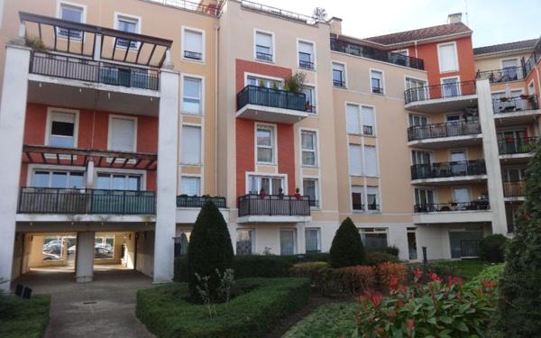 Appartement à vendre    3 pièces • 61,85 m2 Saint-Ouen-l'Aumône