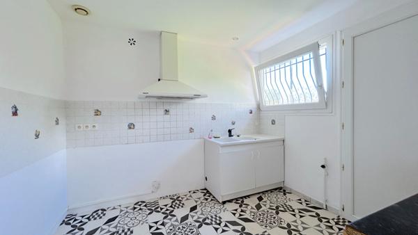 Maison 4 pièces à louer à Blaye - 77,36 m² en bon état , Blaye