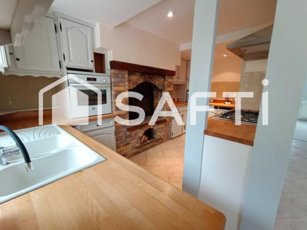 Safti-Benjamin Marcouiller vous propose : maison 7 pièces avec piscine.