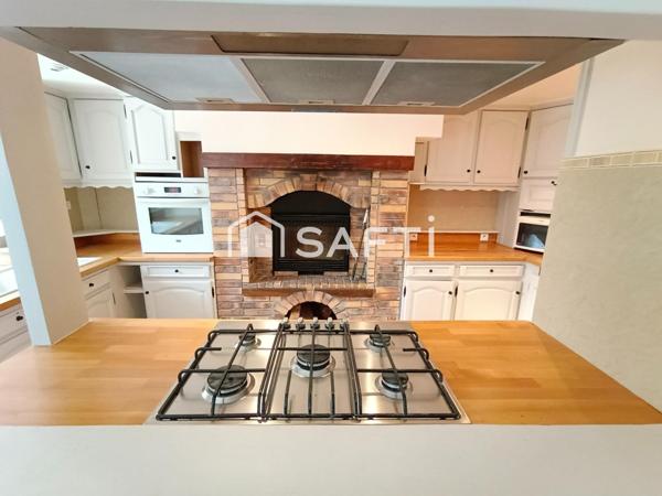 Safti-Benjamin Marcouiller vous propose : maison 7 pièces avec piscine.